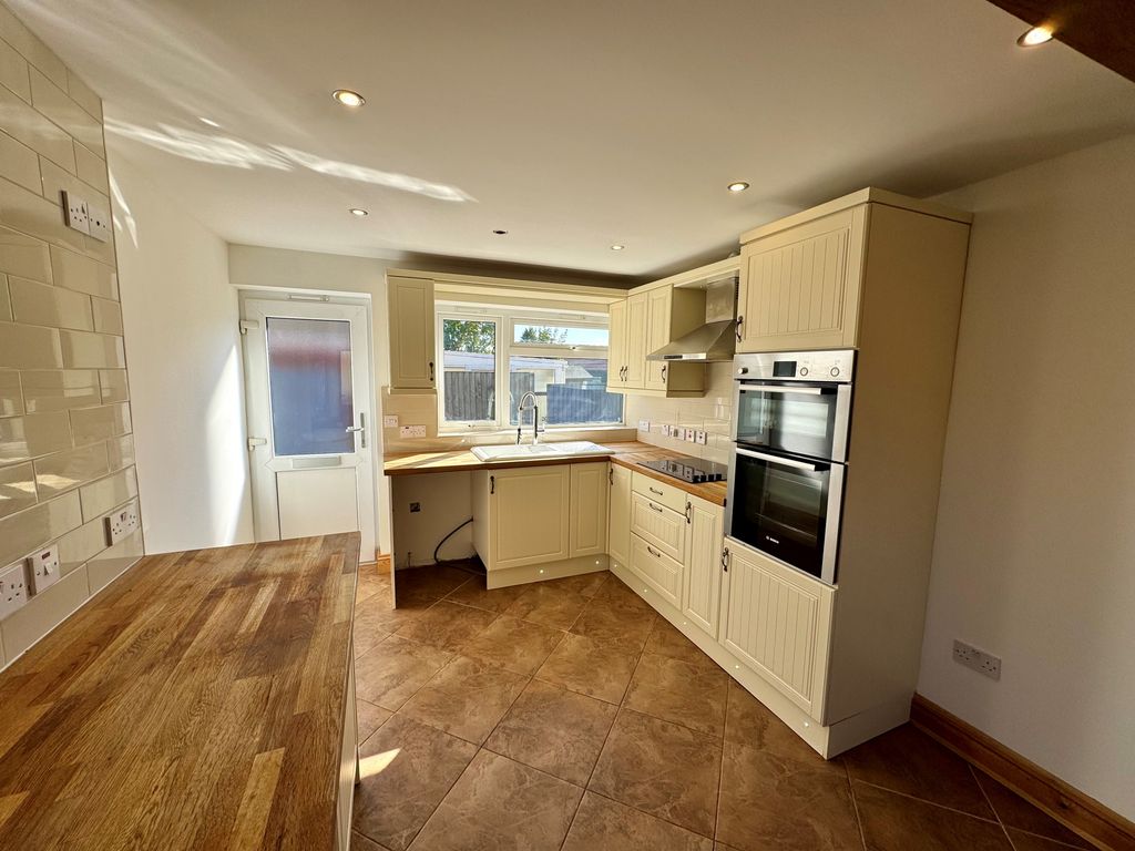 Property photo 2 of 9 Image