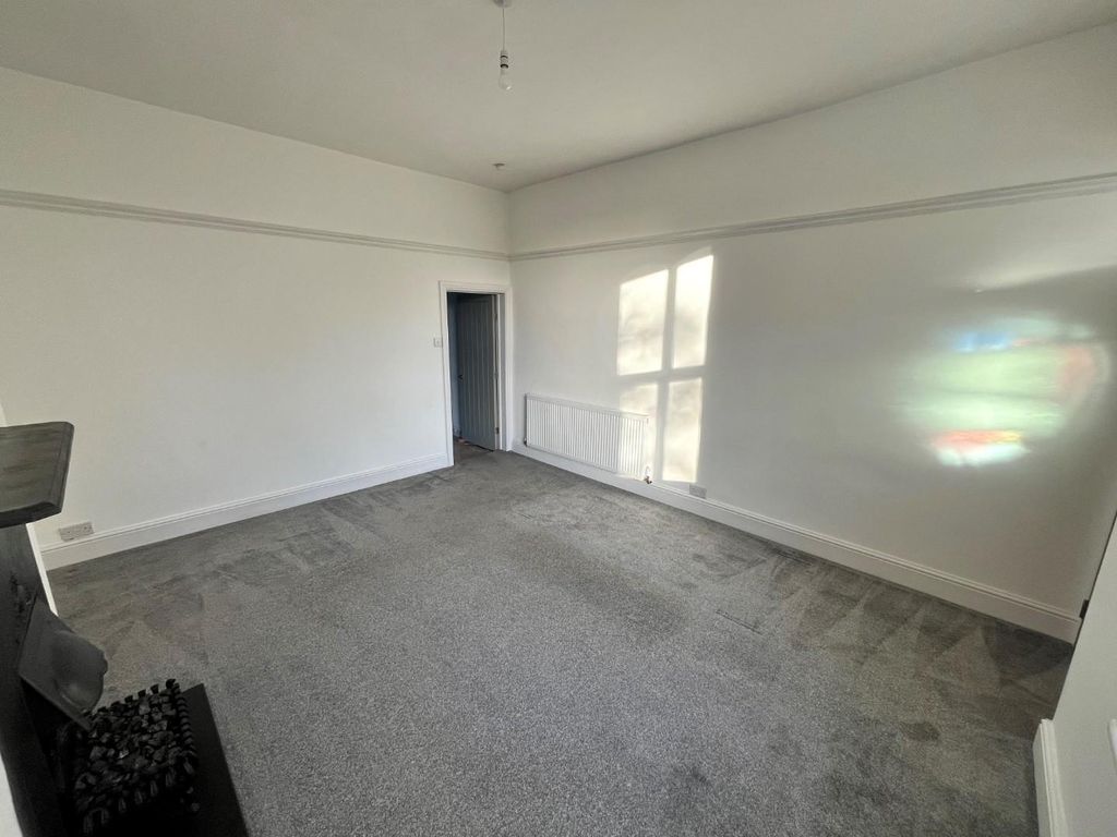 Property photo 3 of 9 3.Jpg