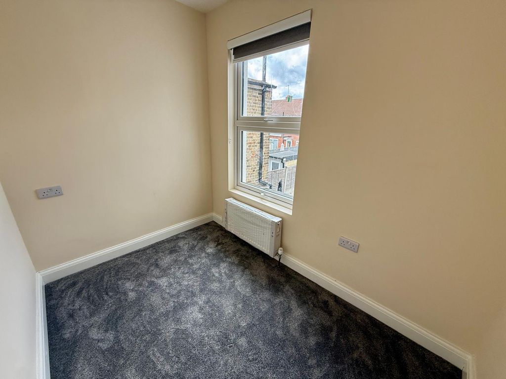 Property photo 3 of 11 Gallery