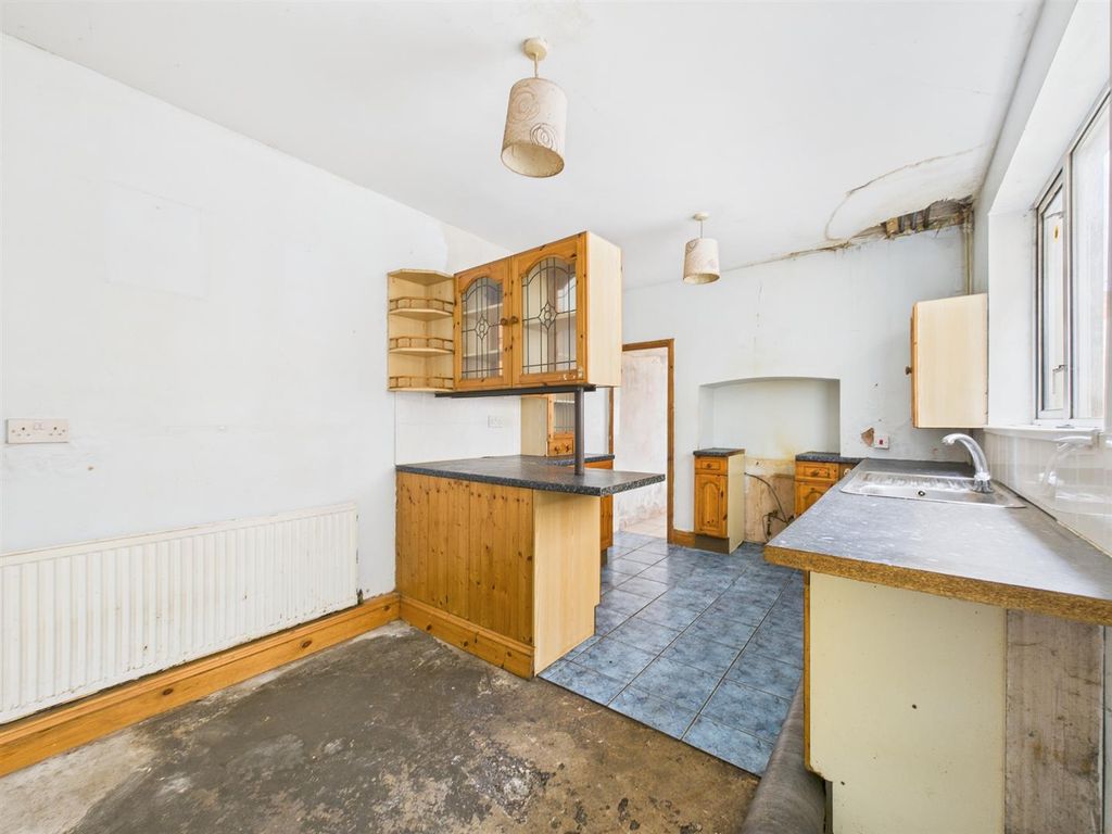 Property photo 2 of 13 Cam04045G0-Pr0058-Still004.Jpg