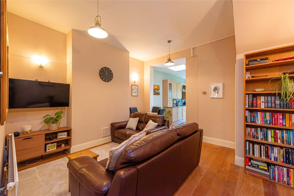 Property photo 3 of 10 Picture No. 18