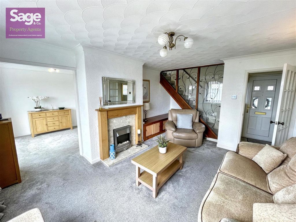 Property photo 3 of 23