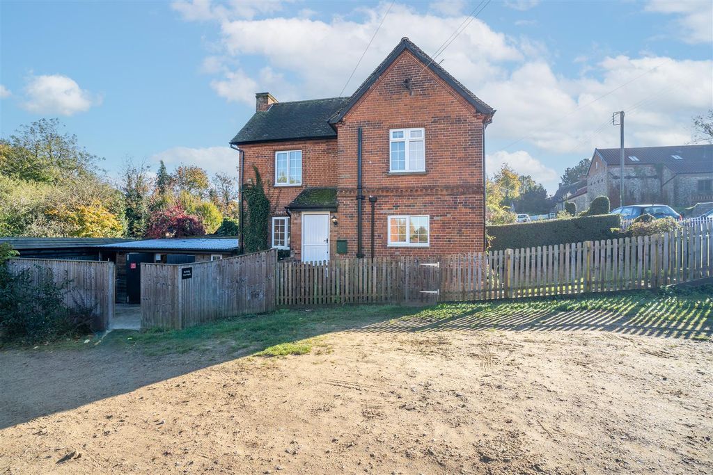 Property photo 3 of 17 1 The Hill, Ousden, Newmarket-3.Jpg
