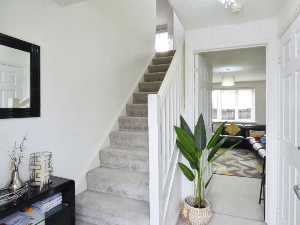 Property photo 2 of 25 Entrance Hall