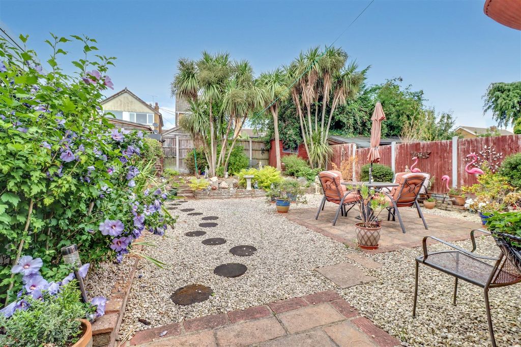 Property photo 2 of 22 14 Burne Avenue-17.Jpg
