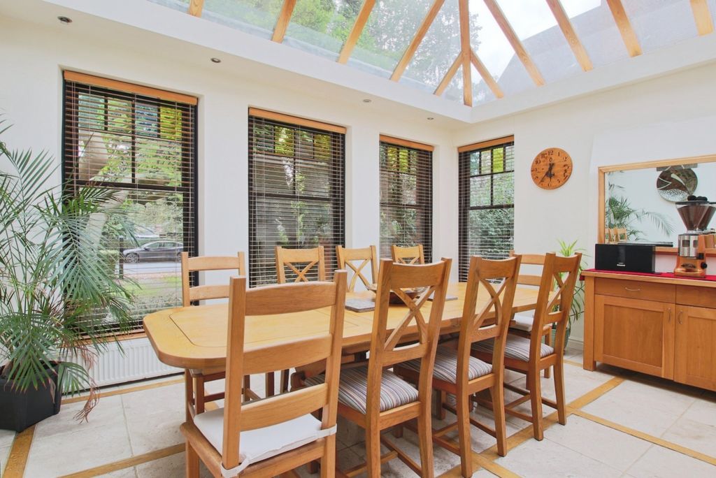 Property photo 2 of 25 4610354