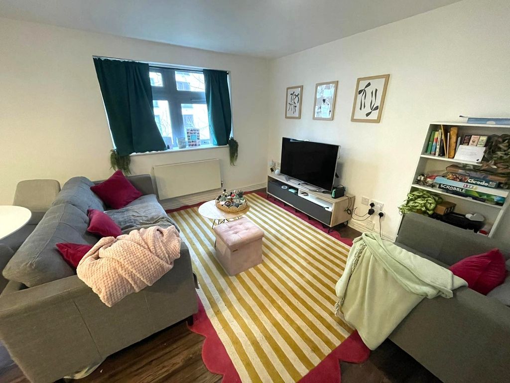 Property photo 3 of 7 Picture No. 17