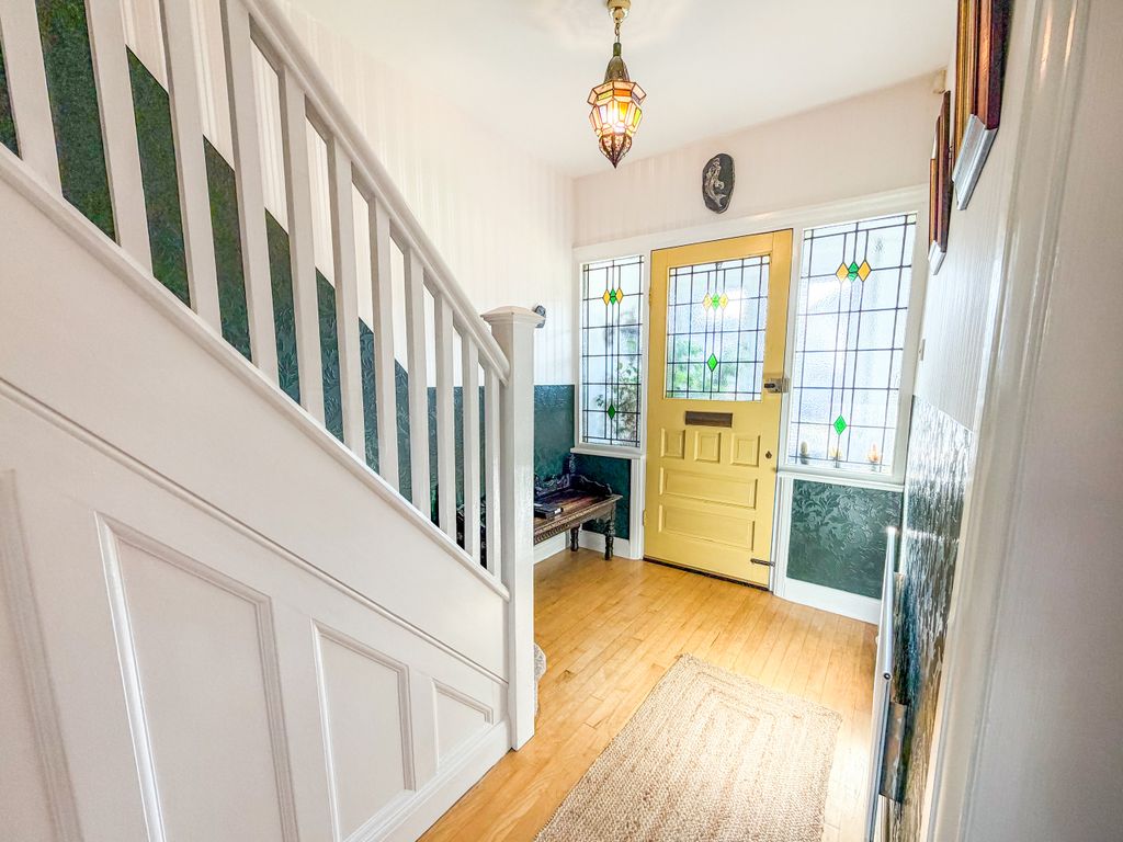 Property photo 3 of 33 Entrance Hallway