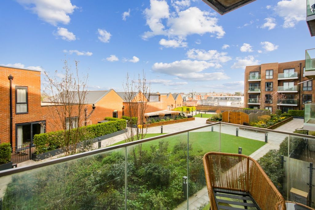 Additional image 11 of 2 bed flat for saleQueens Road, East Grinstead RH19