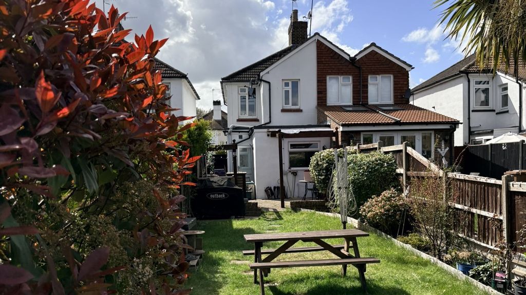 Property photo 2 of 11