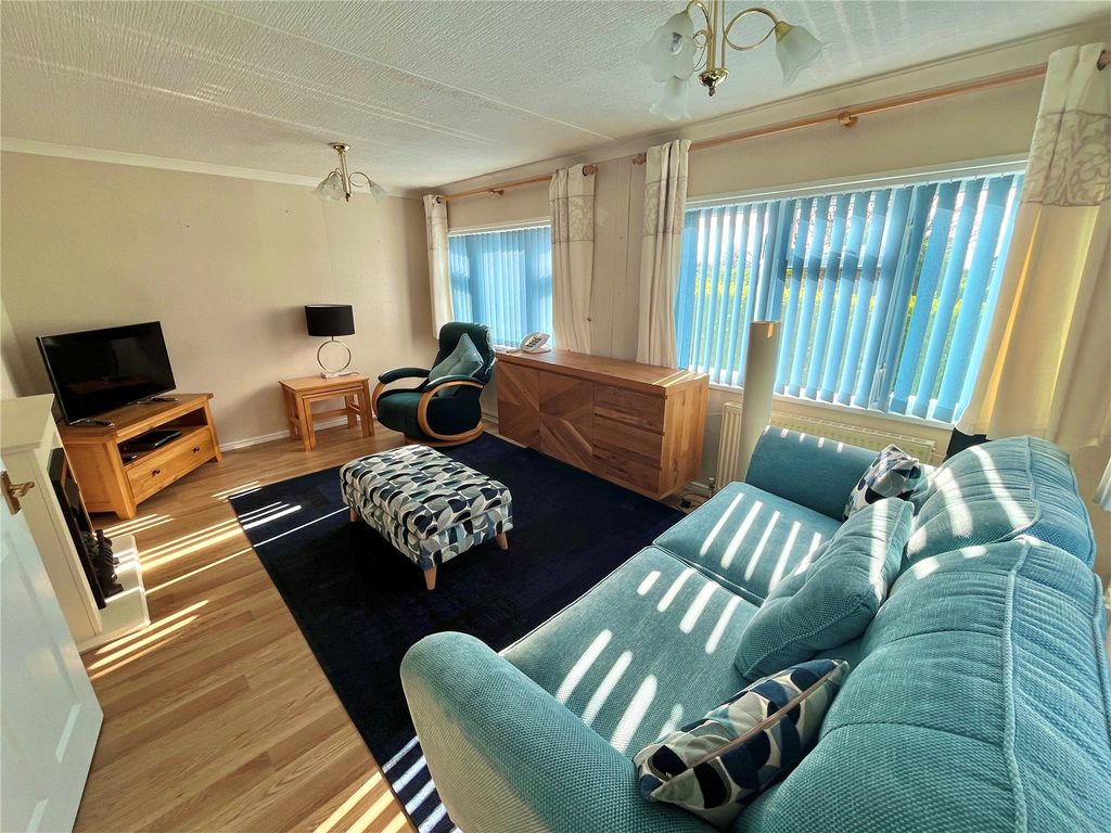 Property photo 2 of 20 Picture No. 04