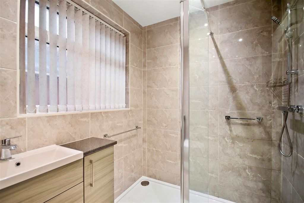 Property photo 3 of 14 Shower Room