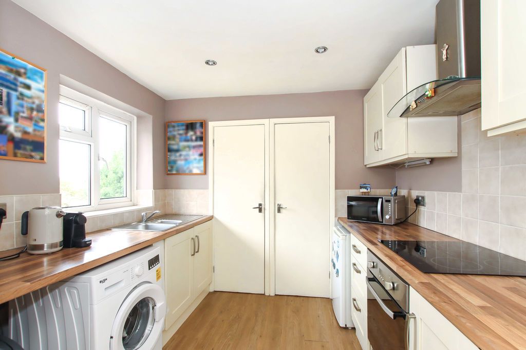 Property photo 3 of 9 Photo 6