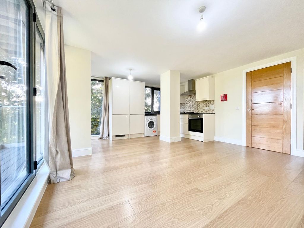 Property photo 3 of 9