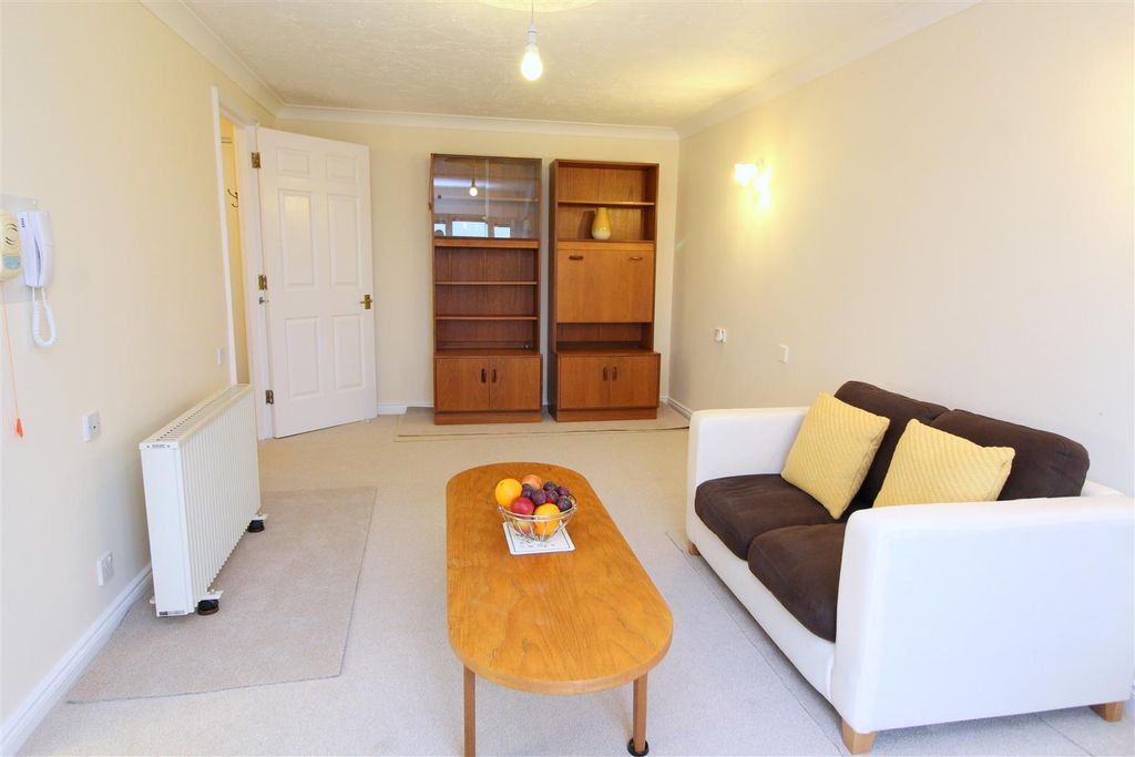 Property photo 3 of 13