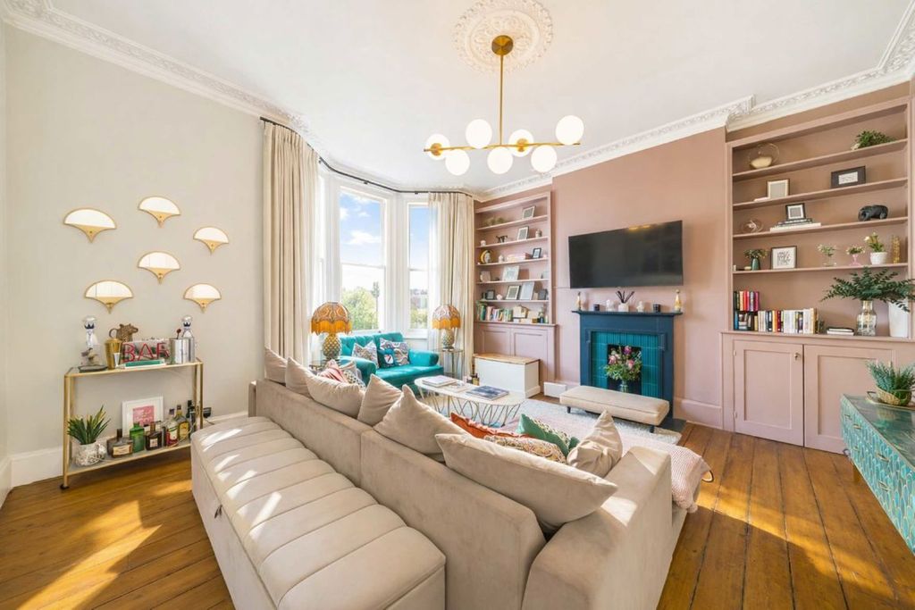 Property photo 2 of 8