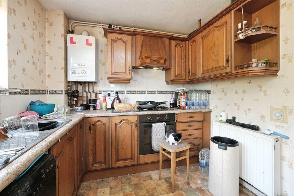 Property photo 3 of 13