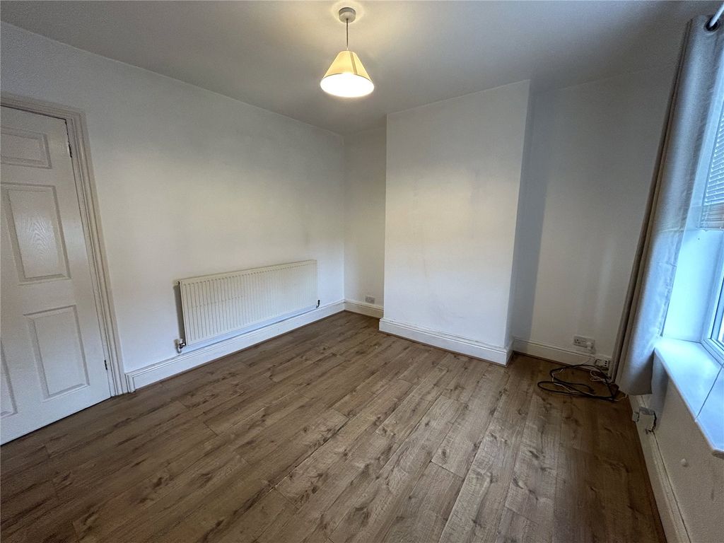 Property photo 3 of 16 Picture No. 13