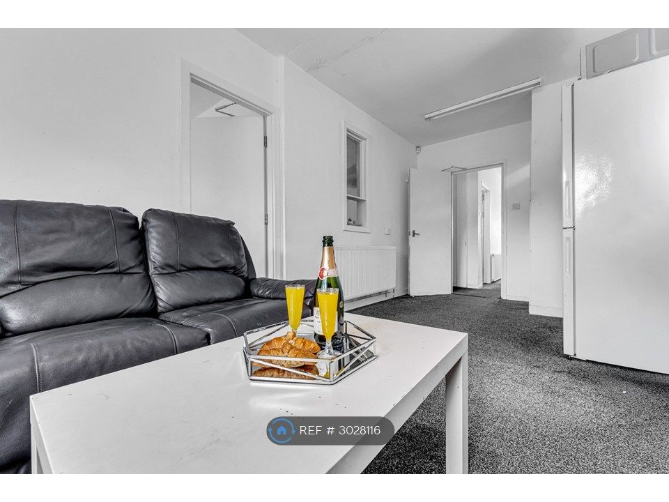 Property photo 2 of 28 Lounge