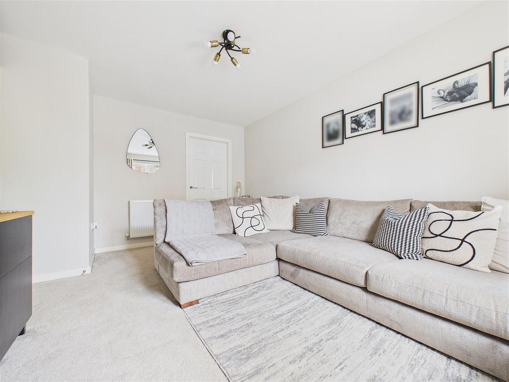 Property photo 2 of 14 Cam02453G0-Pr0138-Still006.Jpg