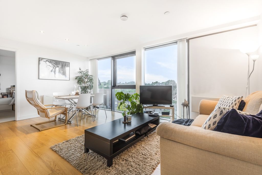 Property photo 1 of 7 636310 (2)