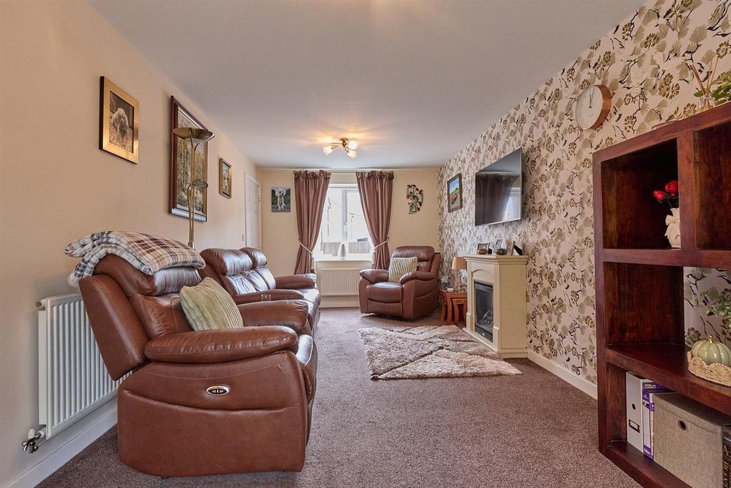 Property photo 3 of 13 Indigo Drive_8.Jpg