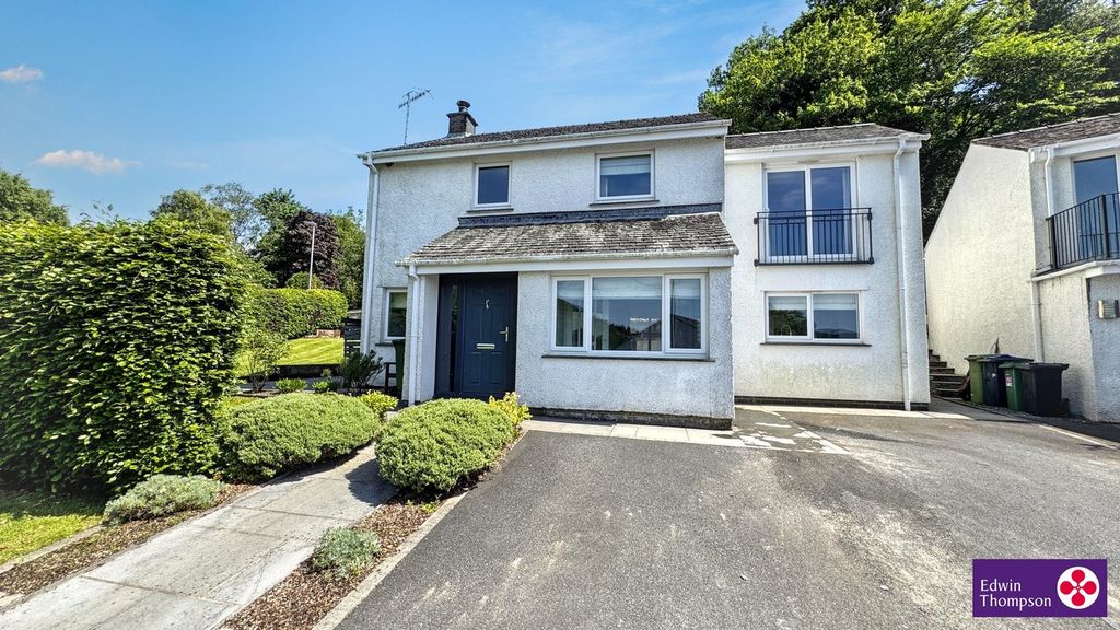 Property photo 1 of 32