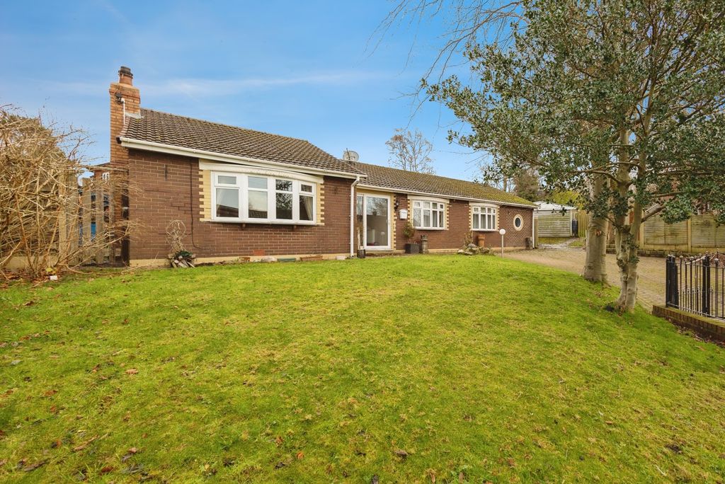 Property photo 3 of 40 Pbox-Img.Jpg