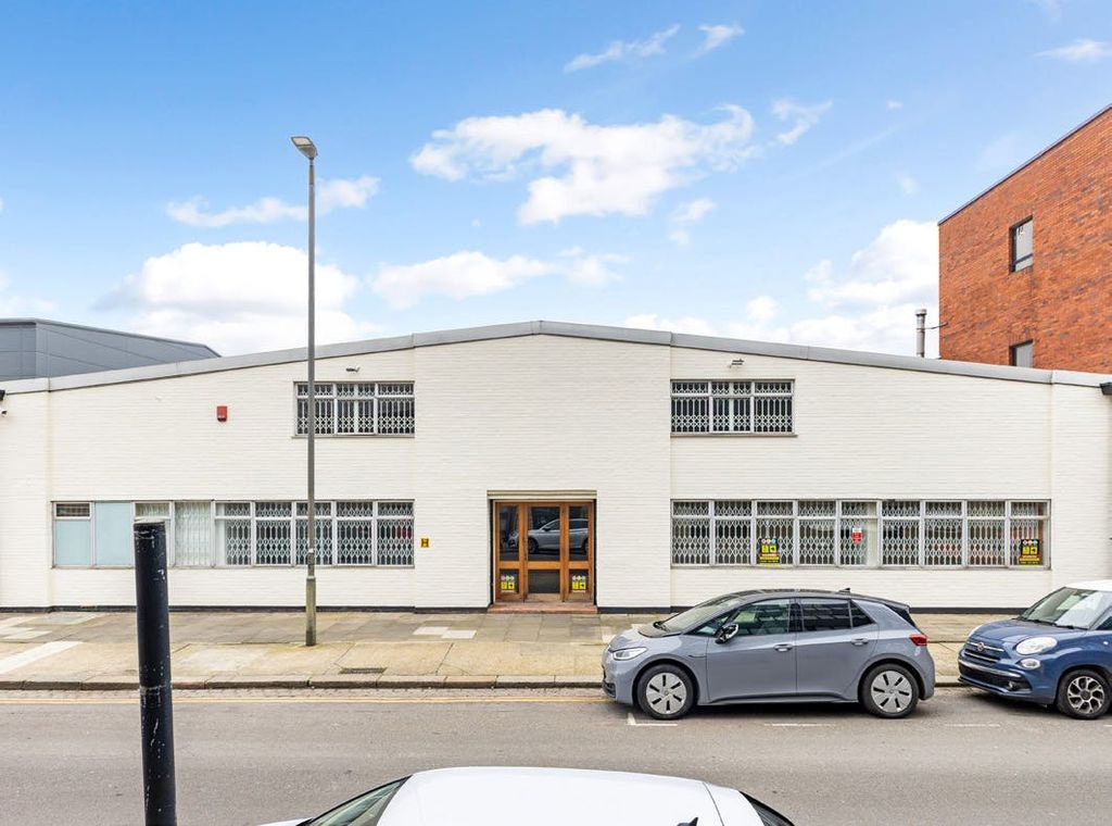 Property photo 2 of 6 Outside.Png