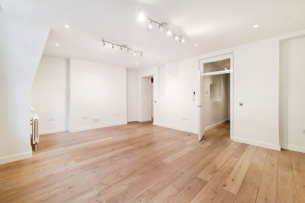 Property photo 3 of 10 Rupert Street
