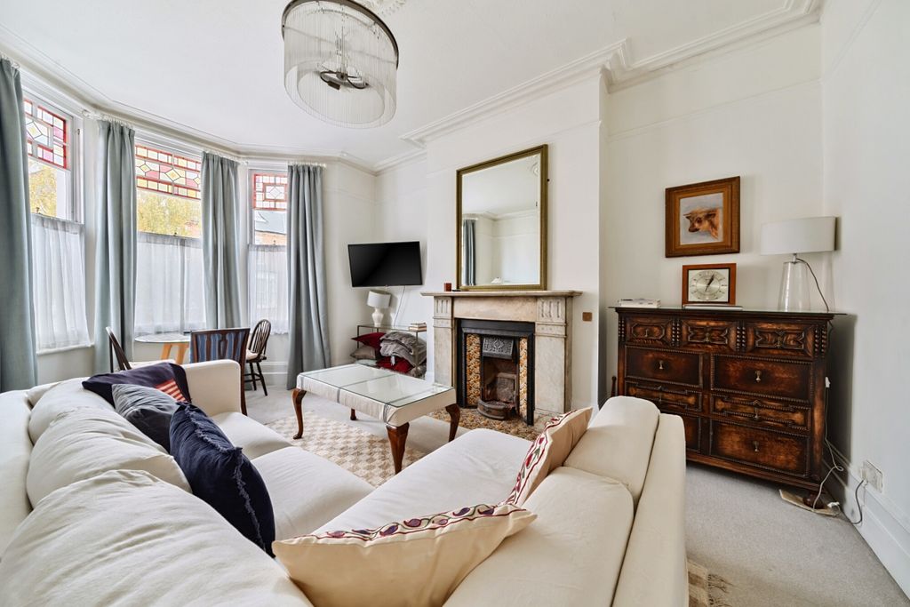 Property photo 1 of 18
