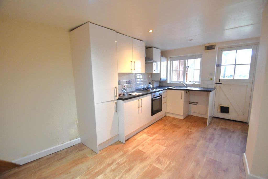 Property photo 3 of 9 Tiverton Seddons