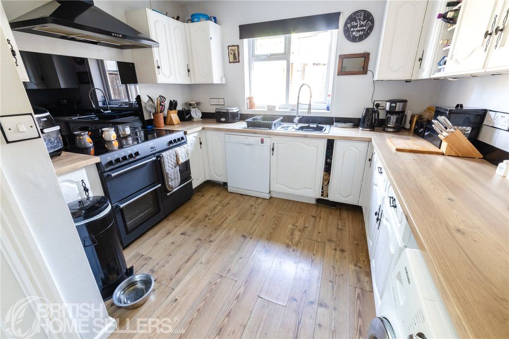 Property photo 2 of 12 Picture No. 07