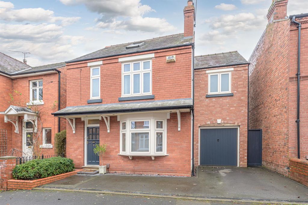 Property photo 1 of 34