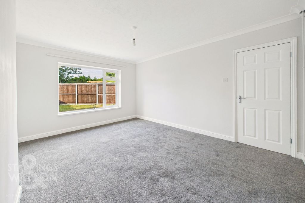 Property photo 2 of 27