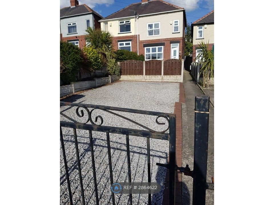 Property photo 2 of 32