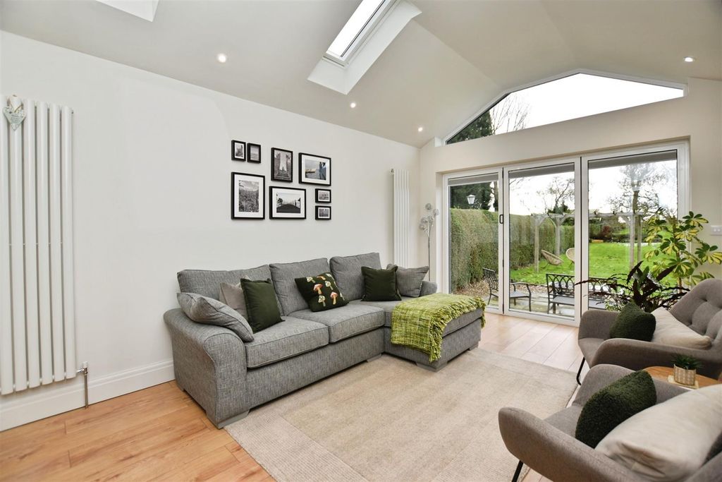 Property photo 2 of 32 58A7B24d-Cons 20Sun.Jpg