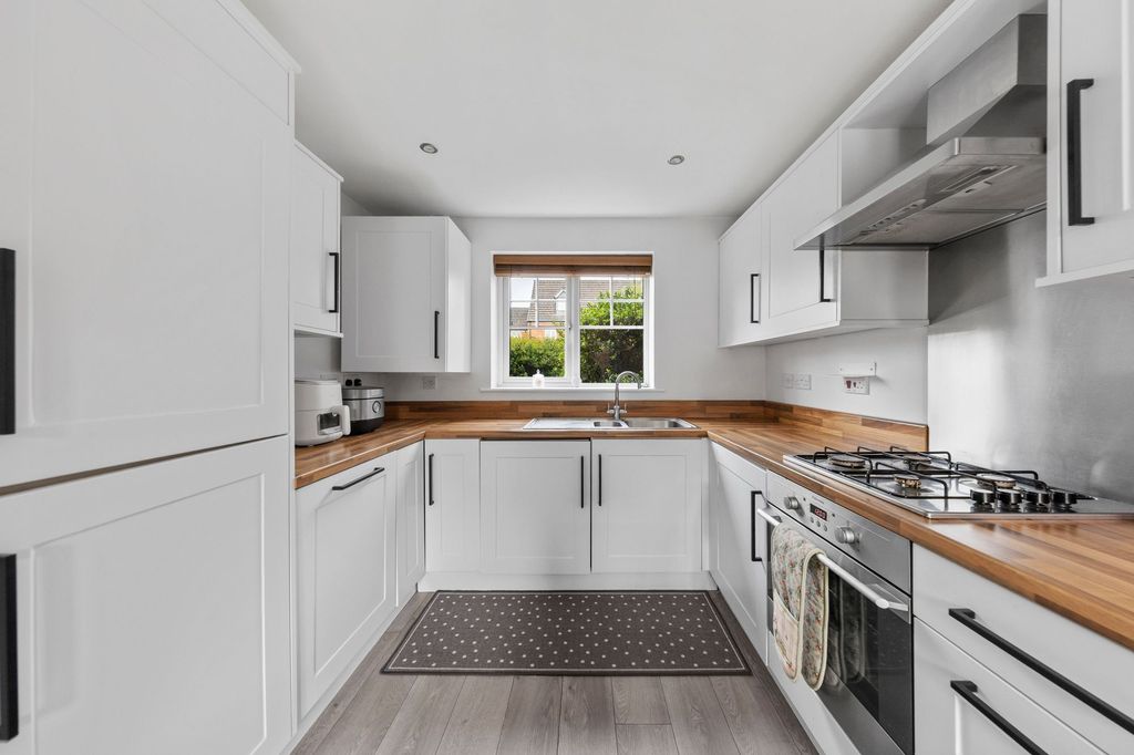 Property photo 3 of 26