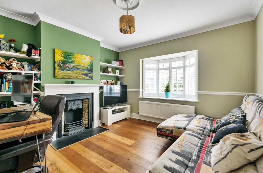 Property photo 2 of 20