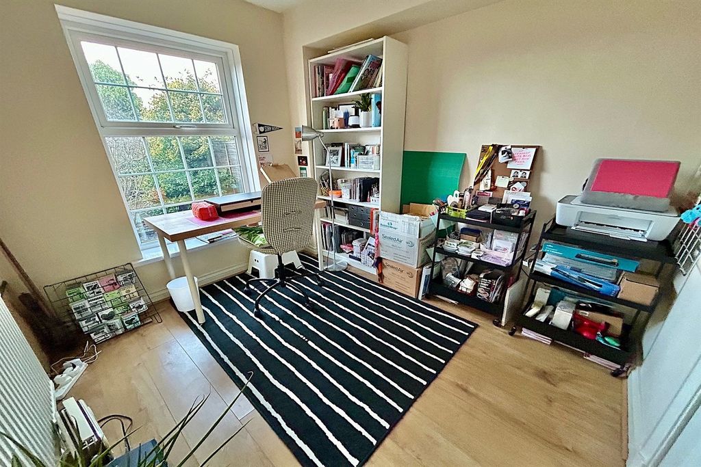 Property photo 2 of 24 Bedroom 4