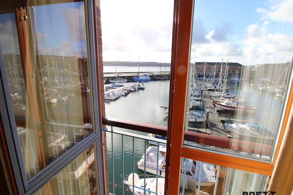 Additional image 8 of 2 bed flat for saleNelson Quay, Milford Haven, Pembrokeshire. SA73