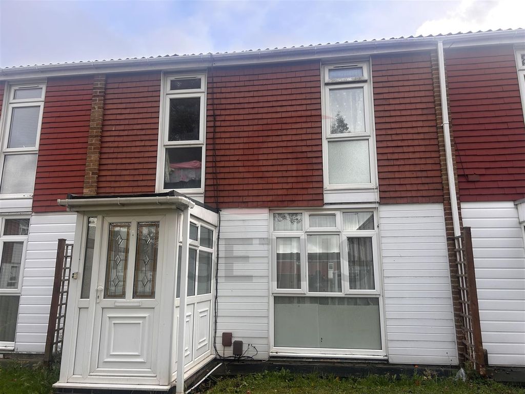 Property photo 2 of 25 Front Exterior