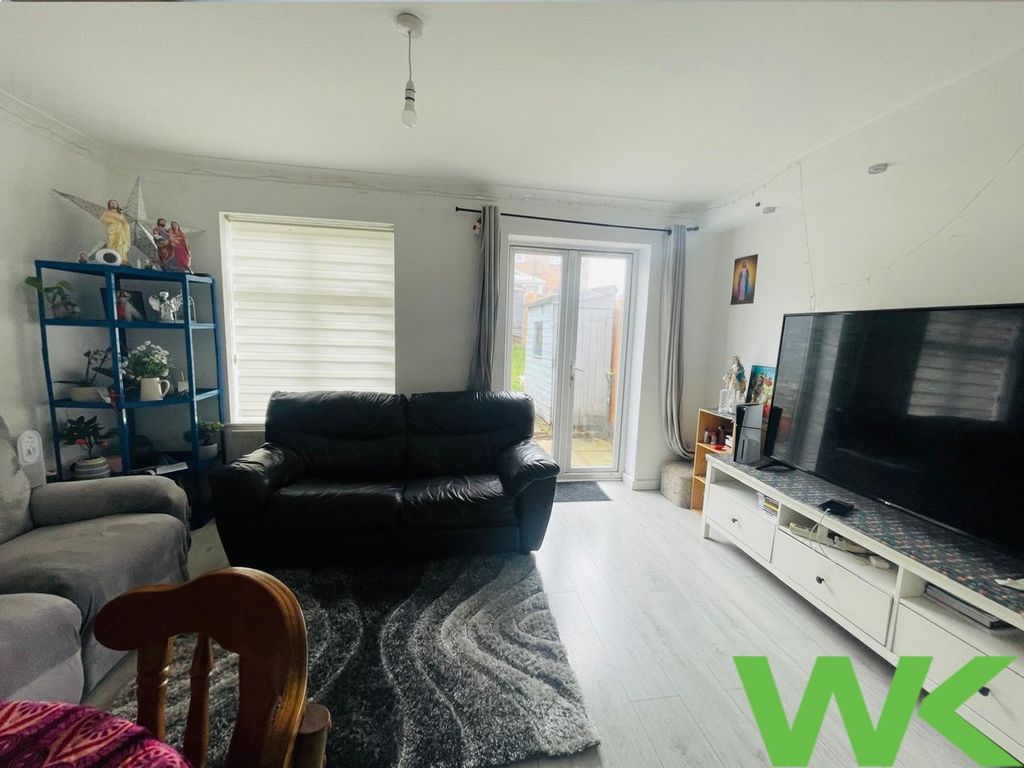 Property photo 3 of 7