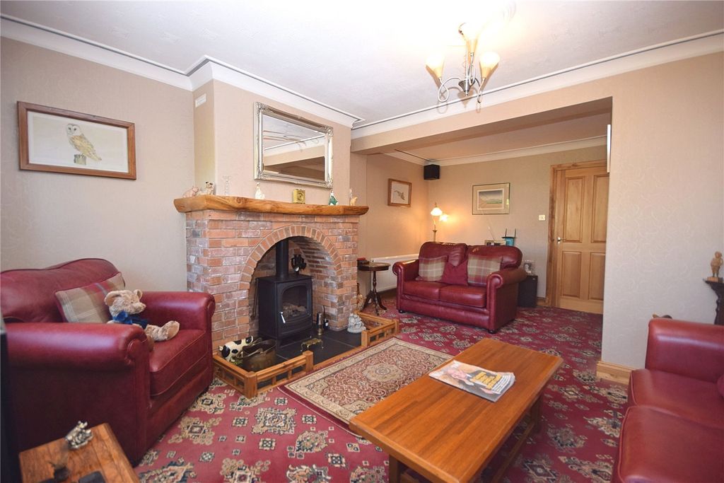 Property photo 3 of 16 Picture No. 24