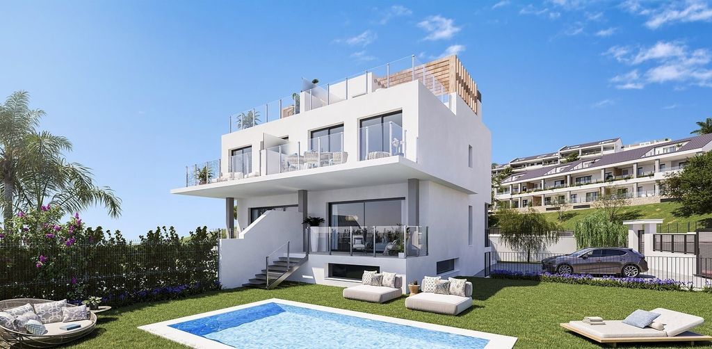 Property photo 1 of 7 Semi-Detached Villa Torremuelle Benalmádena Málaga