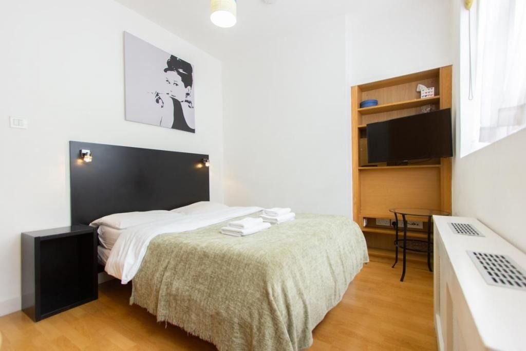 Property photo 1 of 6 4579290