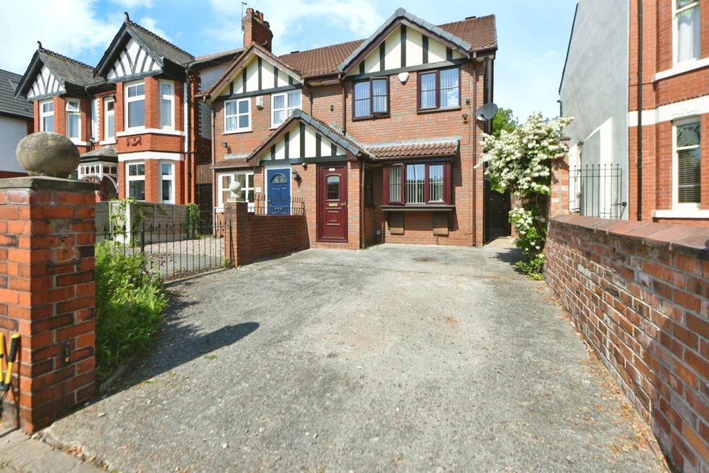 Property photo 2 of 17 Photo