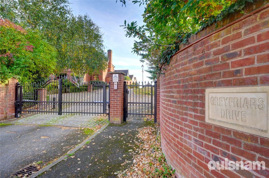 Property photo 2 of 32 Picture No. 01