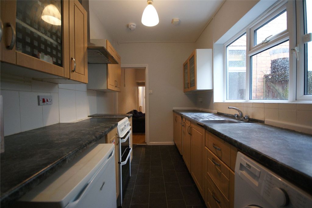 Property photo 2 of 9 Kitchen