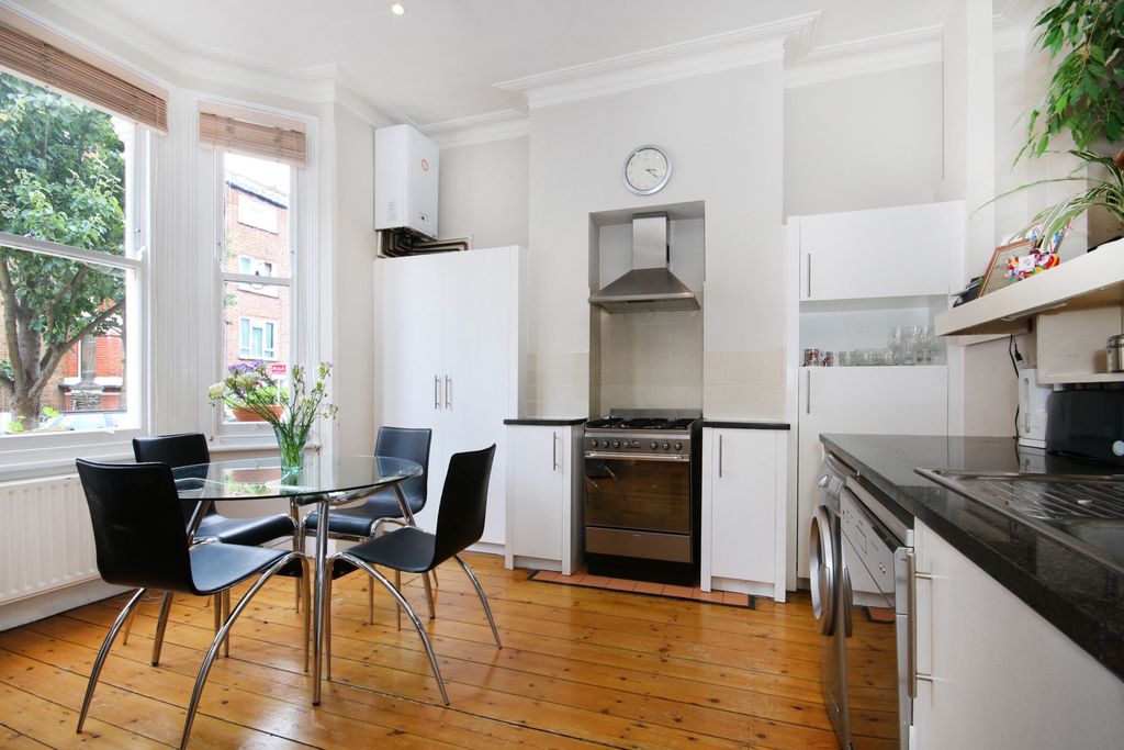 Property photo 2 of 6 Photo 5